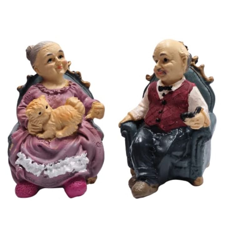 Dada Dadi on Singhasan 8-10 cm approx