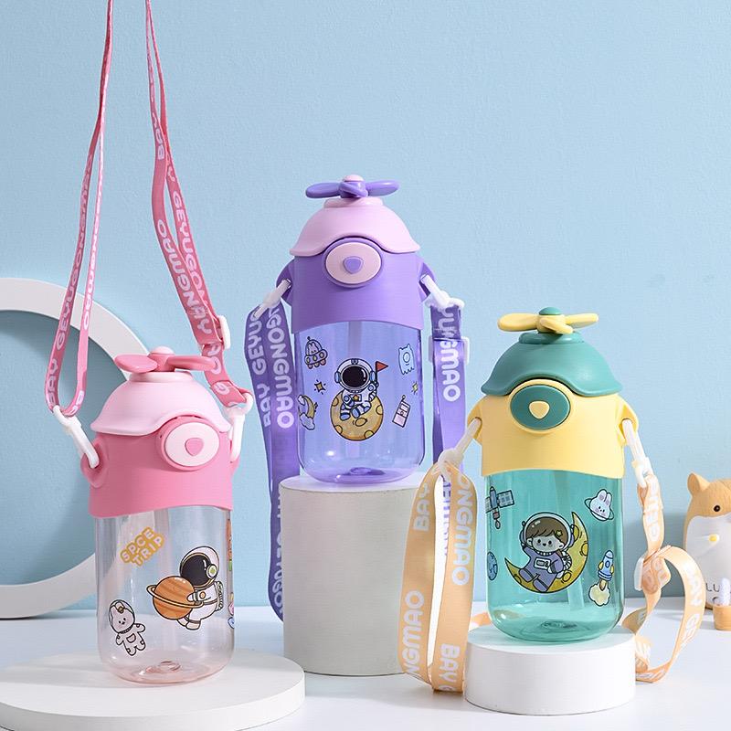 Kids water bottle with fan