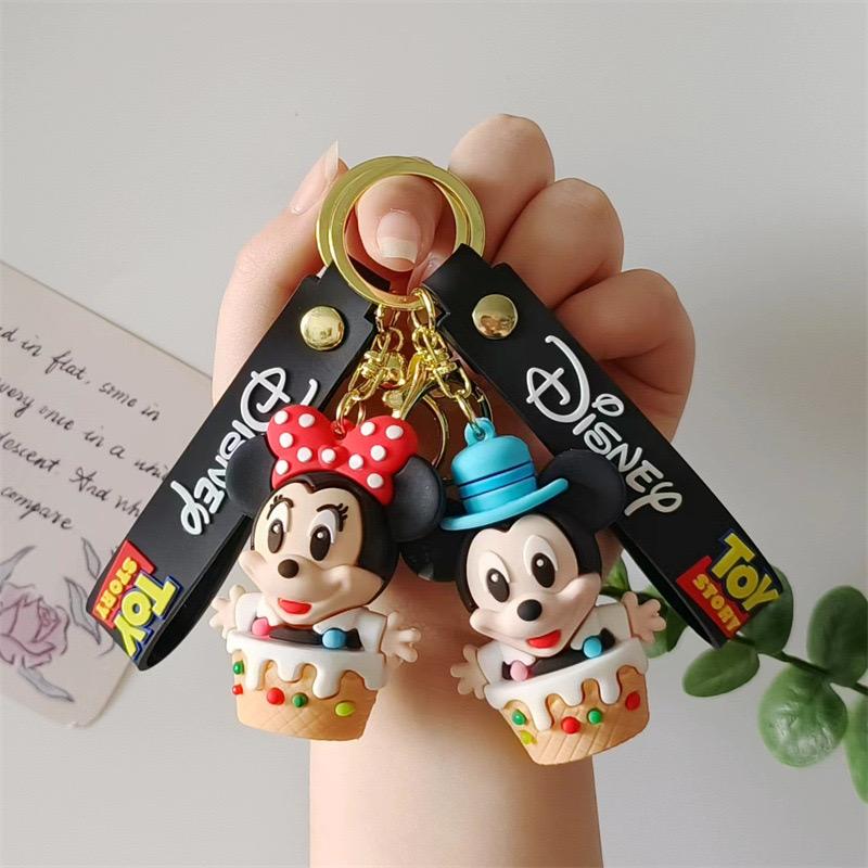 mickey on cake rubber keychain